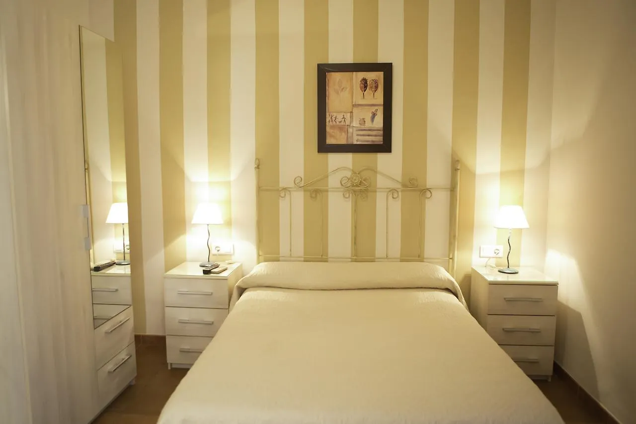 Pension Y Apartamentos El Taxi Casabermeja Spanien